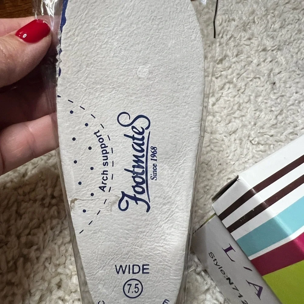 GIRLS L’AMOUR SLIDE ON SANDALS SIZE 8